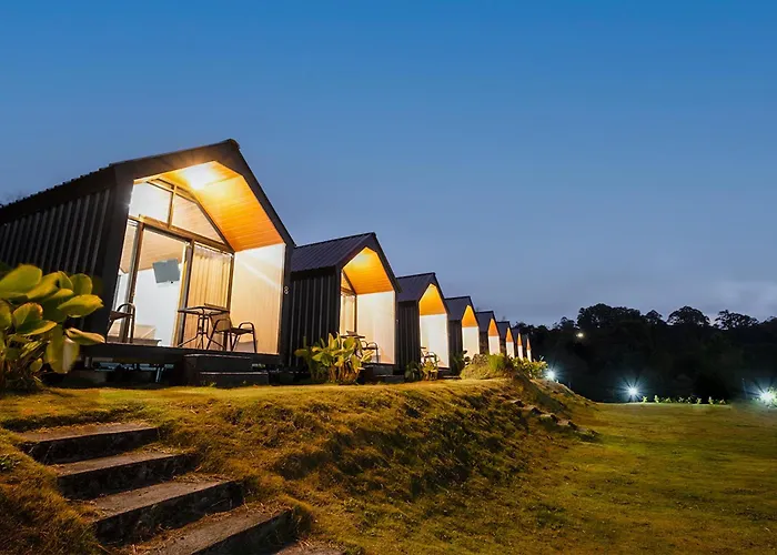 ロッジ Royal Indah Glamping